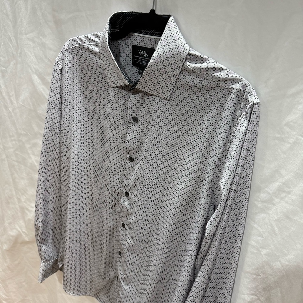 WRK 4-Way Stretch Button Front Shirt Size 16 Geometric Print  Lightweight Office - Picture 2 of 13